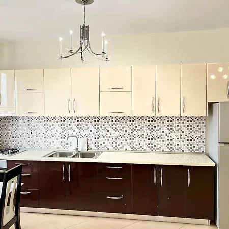 Boulevard Views - Spacious 01 Tirana